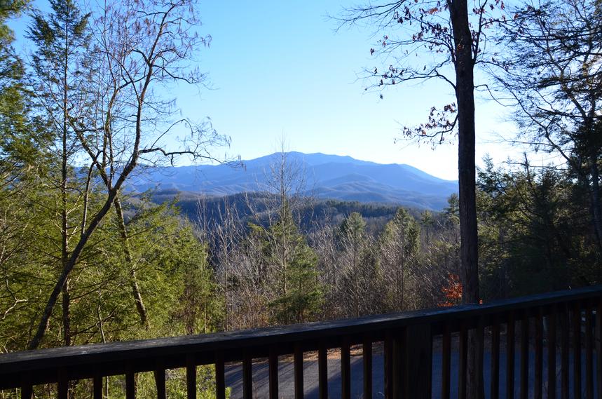 Amazing Views Cabin in Gatlinburg by Heartland Cabin Rentals